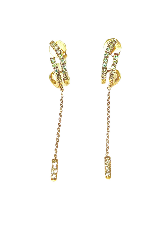 Pendientes finos de oro amarillo y cadena con brillantes colgantes