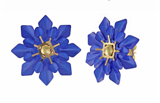 Pendientes de plata dorada y esmalte de flor