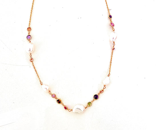 Gargantilla de plata dorada con perlas barrocas y piedras de color