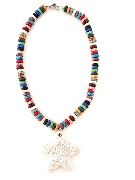 Colla de piedras de color esporadas con estrella