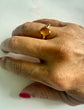 Anillo de oro amarillo y cuarzo hidrotermal