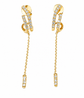 Pendientes finos de oro amarillo y cadena con brillantes colgantes